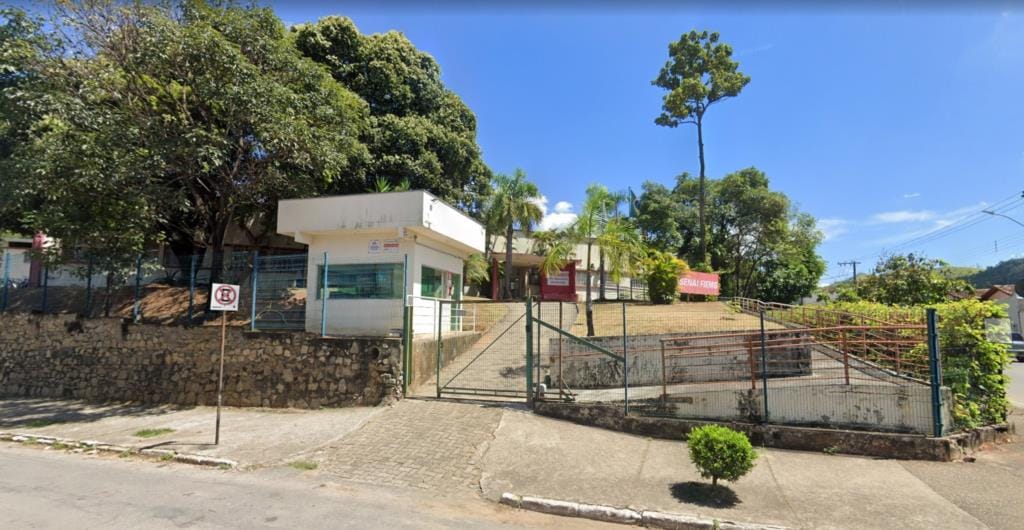 Timóteo abre cursos do SENAI, suspende licitação do trânsito e confirma reforma de quadra