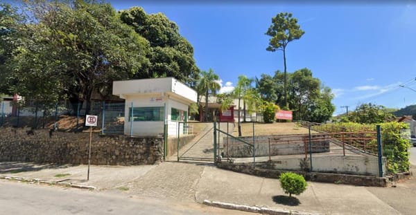 Timóteo abre cursos do SENAI, suspende licitação do trânsito e confirma reforma de quadra